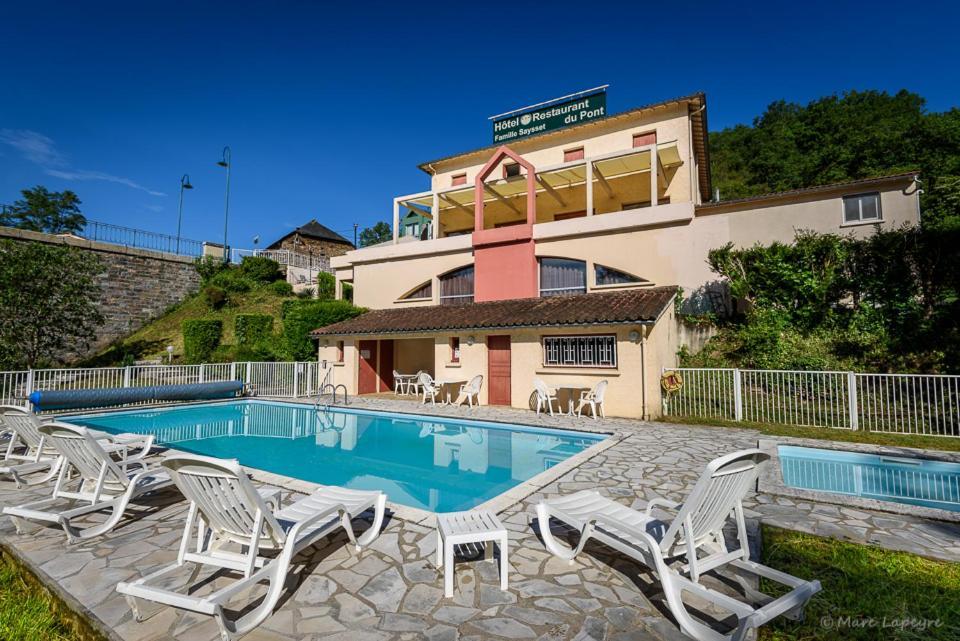 Hotel Logis Restaurant Du Pont Ambialet