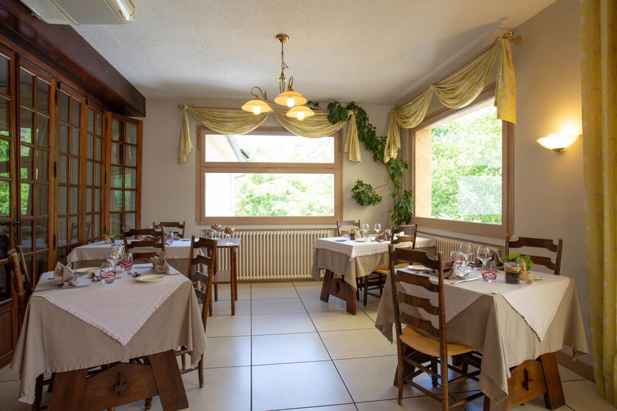 Logis Restaurant Du Pont Hotel 3*