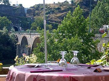 Logis Restaurant Du Pont 3*