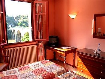 Logis Restaurant Du Pont Hotel Ambialet